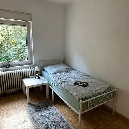 Apartamento Bahnhofsnahe Personalunterkunft In 3 *