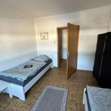 Apartamento Bahnhofsnahe Personalunterkunft In 3